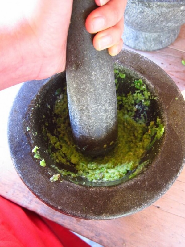 Green curry paste from scratch at the Thai farm Chiang Mai cooking school