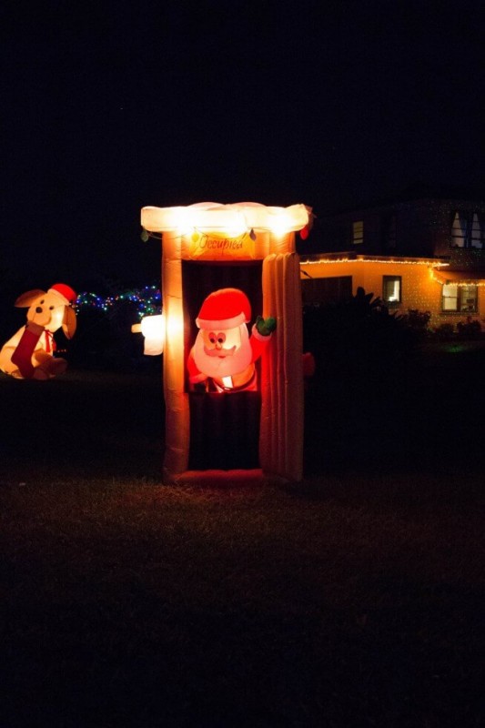 Hilo Hawaii Santa in the outhouse