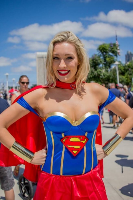 San Diego Comic Con 2015 Supergirl