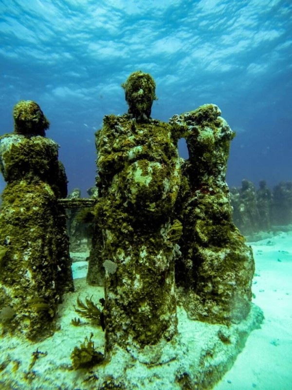 Coral Reef Art Diving Isla Mujeres